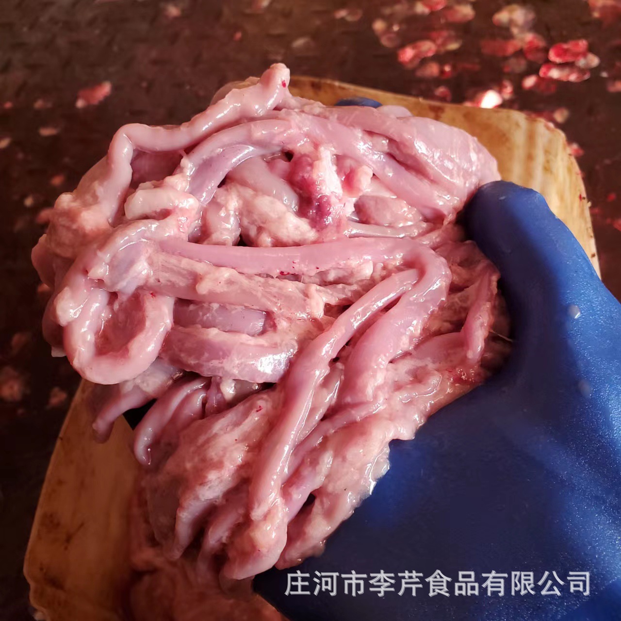 00元900斤可售立即订购加入进货单买家服务支付方式新鲜鱼肠,不泡水不