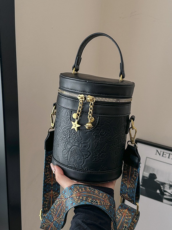 New 2024 Fashion Trend Textured One-Shoulder Bag Special-Interest Design Portable Printed All-Matching Crossbody Cylinder Women's Bag