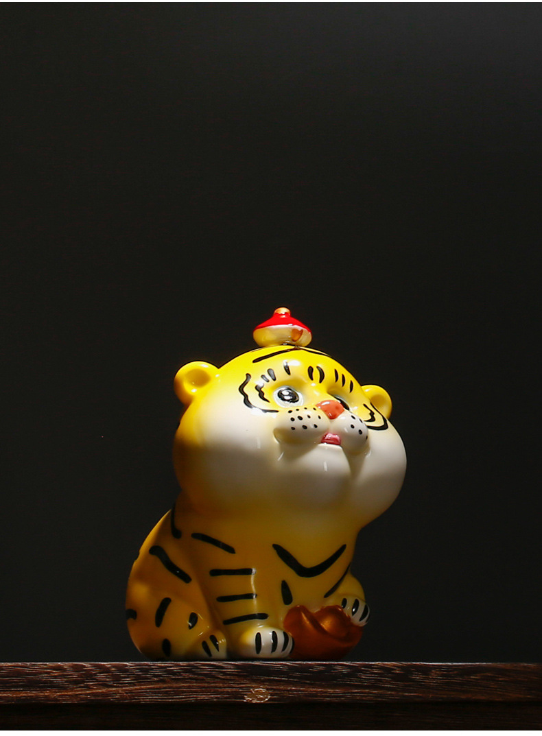 陶瓷招财虎摆件生肖虎年吉祥物招财家居酒柜桌面装饰品本命年礼物