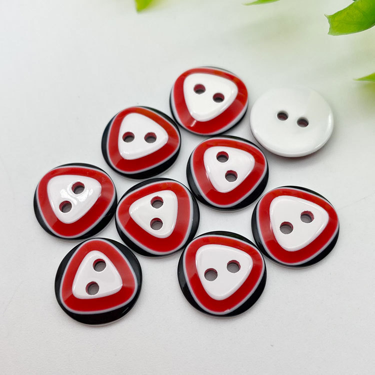 供应两眼三角形扣子  彩色童装衬衫扣 二孔糖果色树脂纽扣