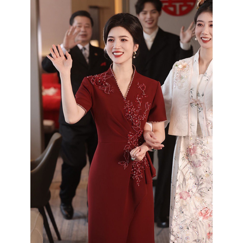 2024年新款春秋季妈妈婚宴礼服红色大气喜婆婆装喜庆优雅连衣裙