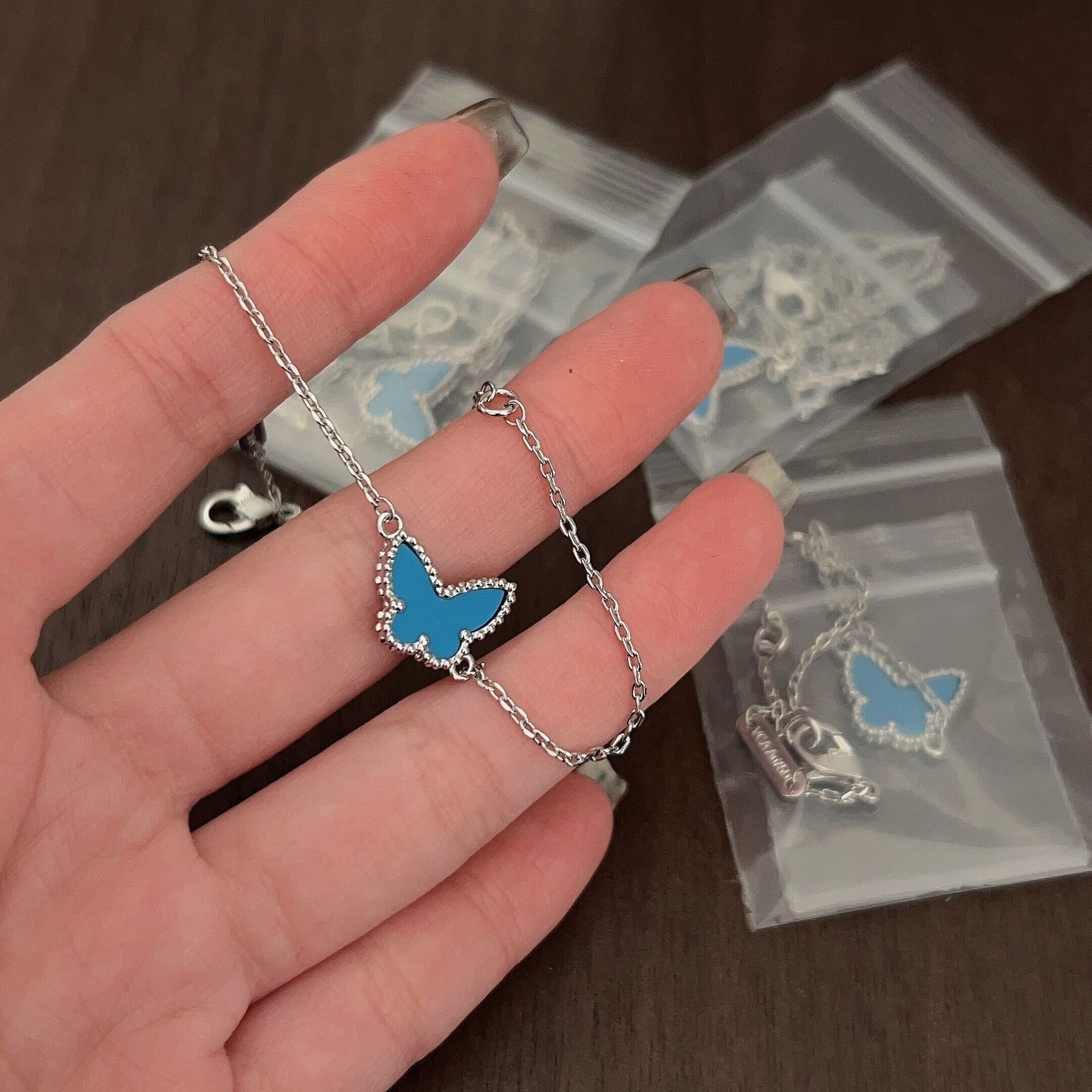 轻奢小众精致吊坠颈链女项链蓝色贝母蝴蝶锁骨链高级设计感项饰