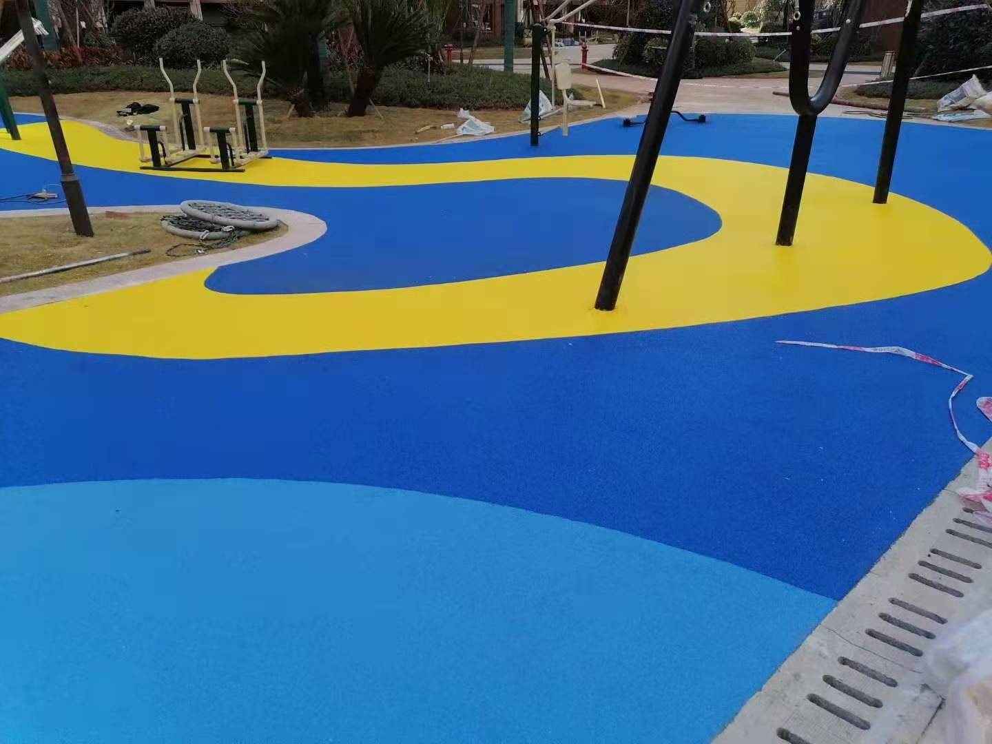 水性面漆绿色 水性丙烯酸面层涂料红色 篮球场地坪漆面漆白色材料