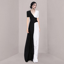 黑白撞色超有范设计感气质显瘦连衣裙2023年春夏季新款长裙女
