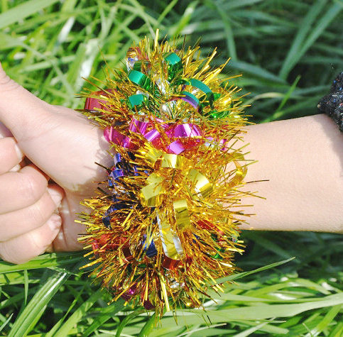 幼儿园跳舞蹈道具手花六一儿童表演出亮片手环花广场舞皮筋手腕花