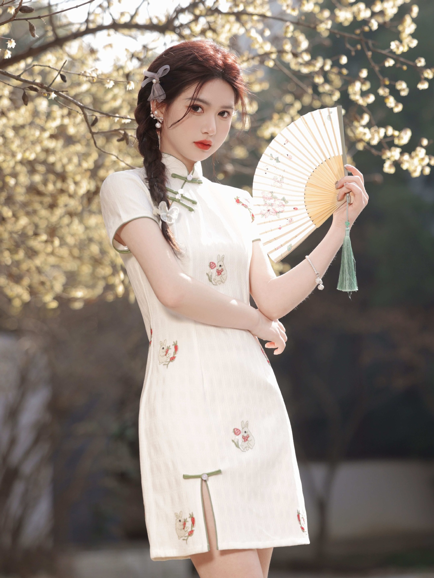 现货旗袍2023年新款改良少女小个子短款兔子日常刺绣连衣裙可批发