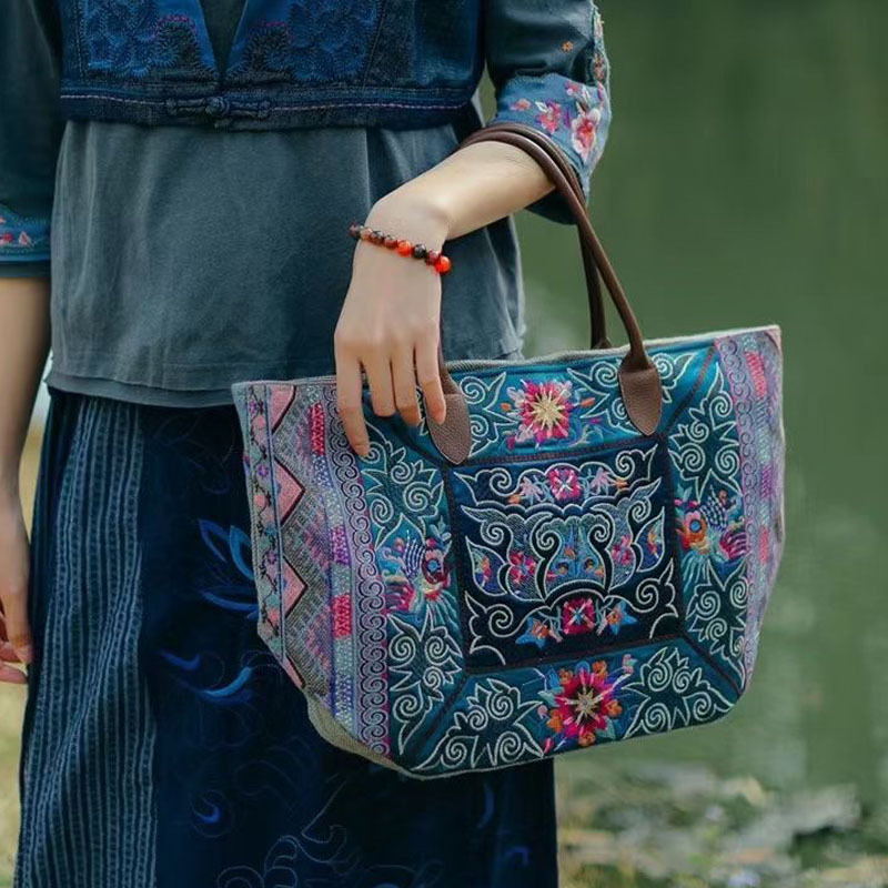 0成交0个骨朵2013新款原创民族风绣花包pu皮包大红色包包立体花朵包