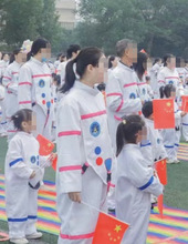 幼儿园学校航天主题亲子运动会表演道具服装太空服航天服人偶服装