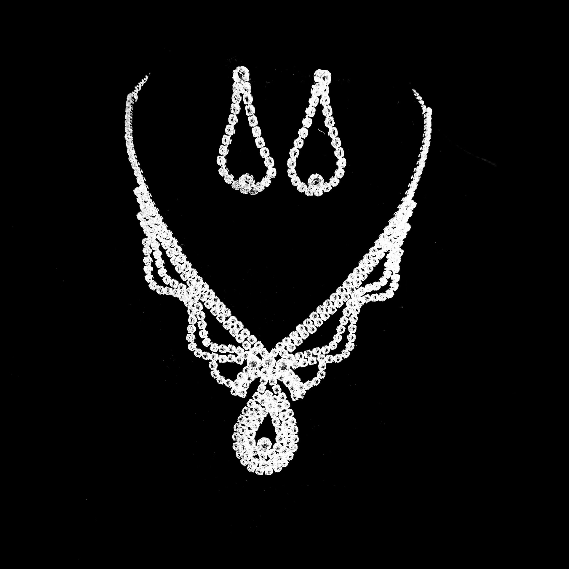 亚马逊热销镶嵌裸钻水钻爪链项链耳环套装新娘饰品满钻流苏套链