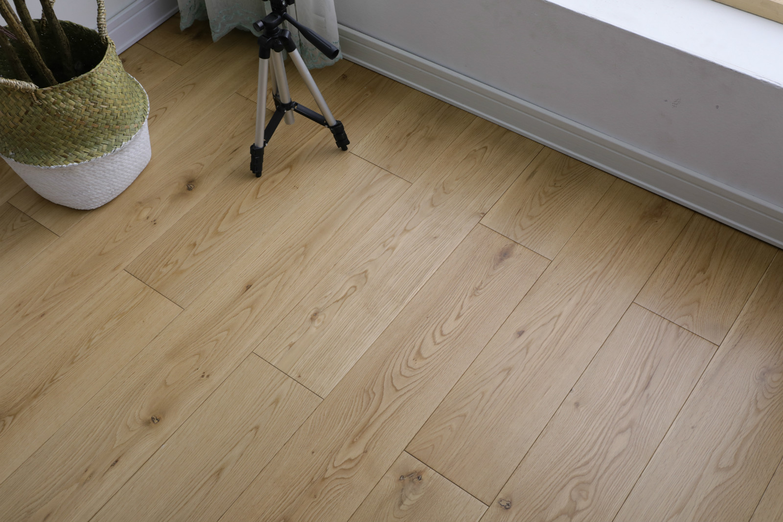 俄罗斯白橡木纯实木地板木蜡油人字拼鱼骨拼异型本色灰色厂家直销