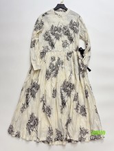 水墨皱纹肌理质朴的花色连衣裙