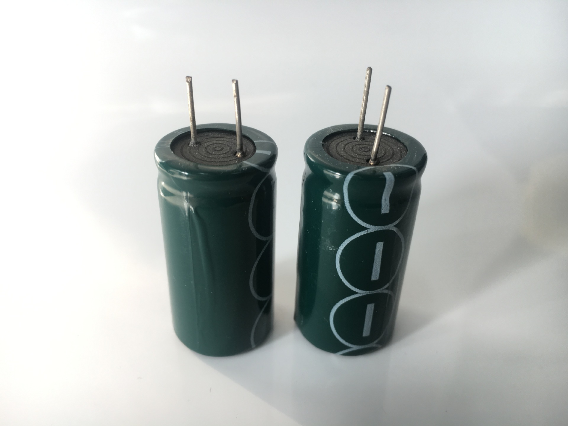 供应18350电容式锂电池 3.7v手电筒电动牙刷遥控电池