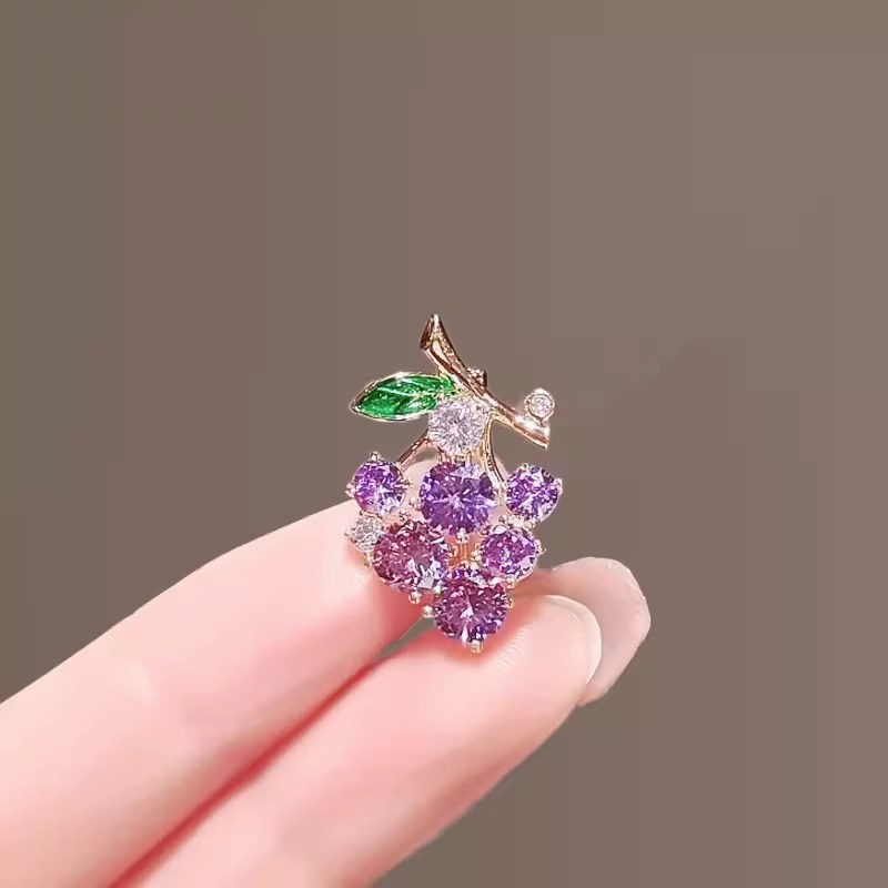 Mini Exquisite Grape Small Pin Temperament Wild Suit Brooch Cute Anti-Exposure Fixing Buckle Female Overlapping-Weight Purple