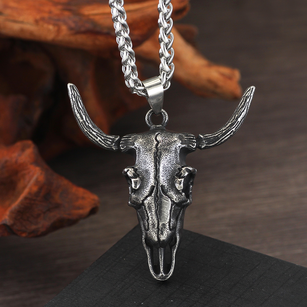 外贸跨境热销新品欧美复古风合金牛头骨吊坠男士饰品批发配饰项链
