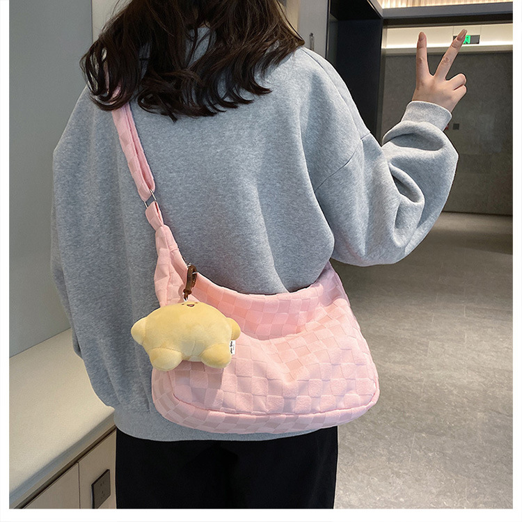 2023 new women‘s personalized fashion large capacity student make-up class towel grid simple all-match shoulder bag trendy oblique