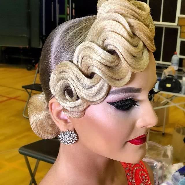 拉丁舞化妆品头发定型发胶啫喱发网头饰盘发梳子头发发型工具