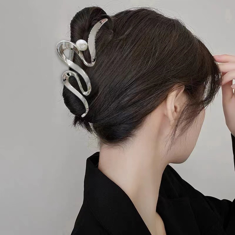 High-End Design Sense Metal Gripper Large Barrettes Female Back Head hair Volume Multi-Updo Pearl Shark Clip Headdress