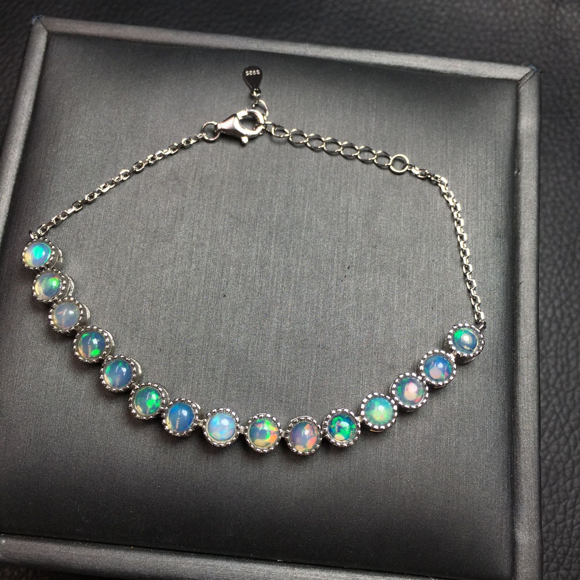 天然彩欧泊手链,s925银镶嵌,精美气质清新甜美优雅多颗粒手链