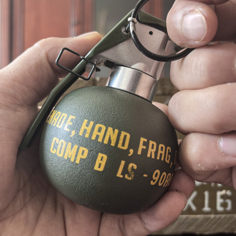 真金属m67手雷模型拉环军事手榴玩具军迷m18烟雾手弹闪光震撼弹跨