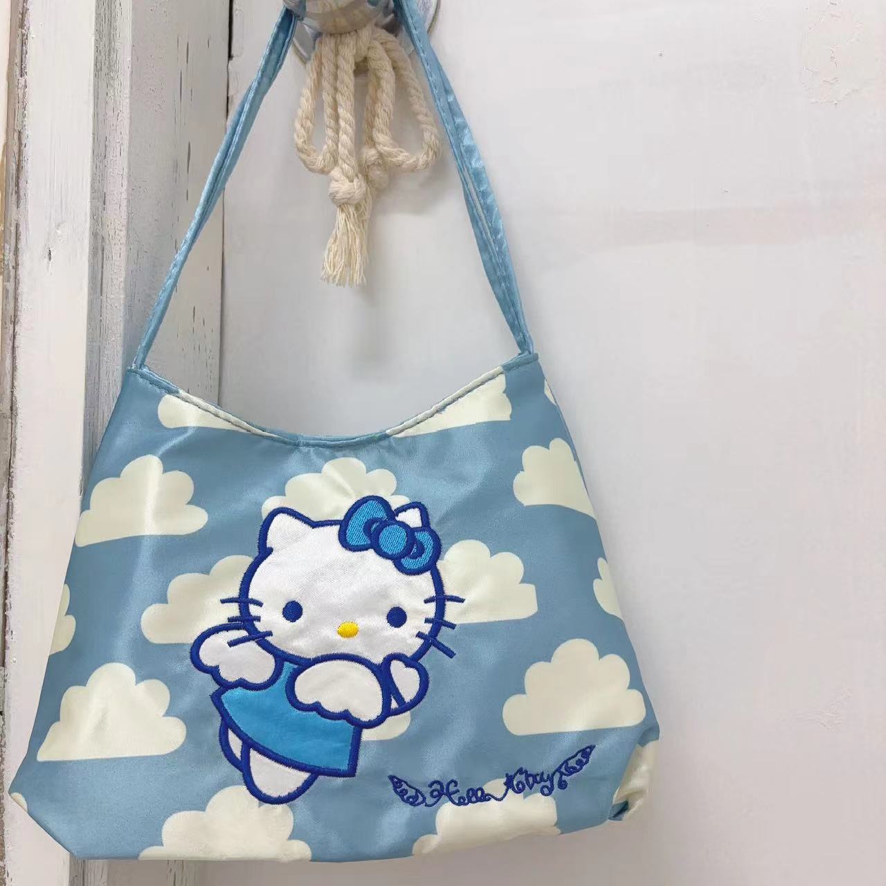 可爱凯蒂猫云朵手提包少女心中古百搭腋下包卡通单肩包小型托特包