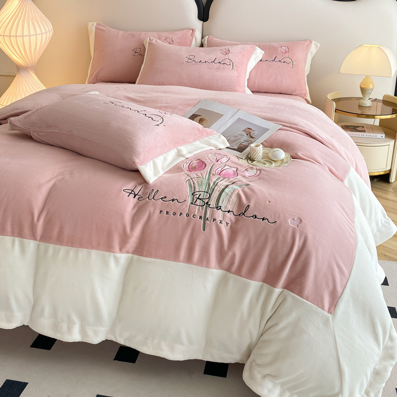 精品高克重牛奶绒刺绣四件套秋冬款卧室家用水晶绒床品三件套床单