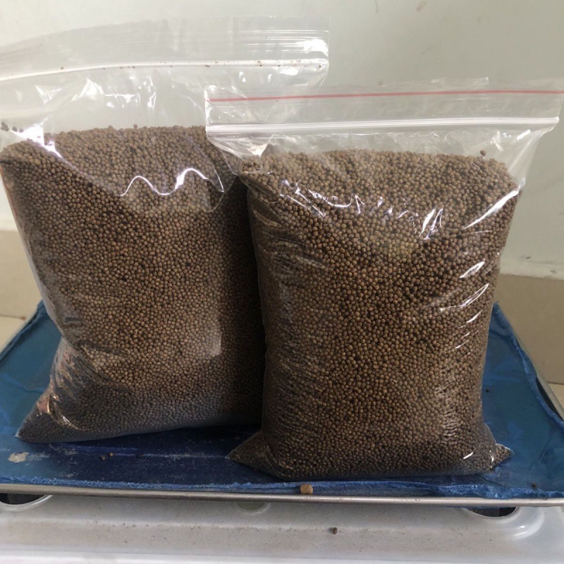 鱼苗专用饲料 细小颗粒 小鱼开口粮通用饲料粉鱼鲫鱼饲料厂家