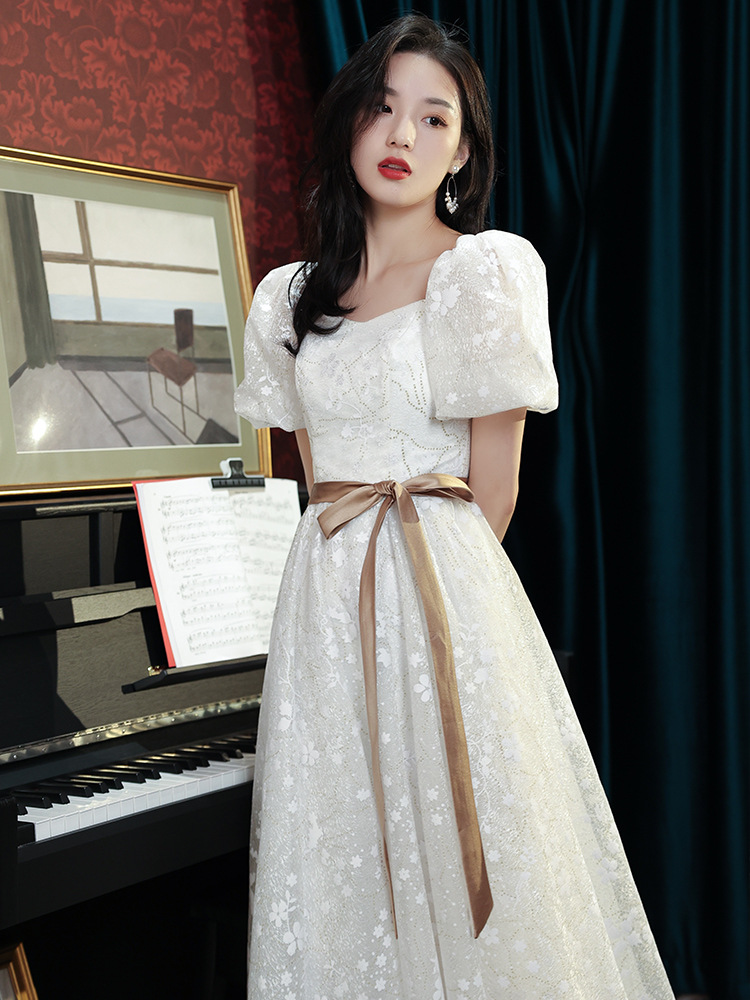 白色晚礼服女轻奢小众高端宴会气质主持人成人礼连衣裙高级感法式