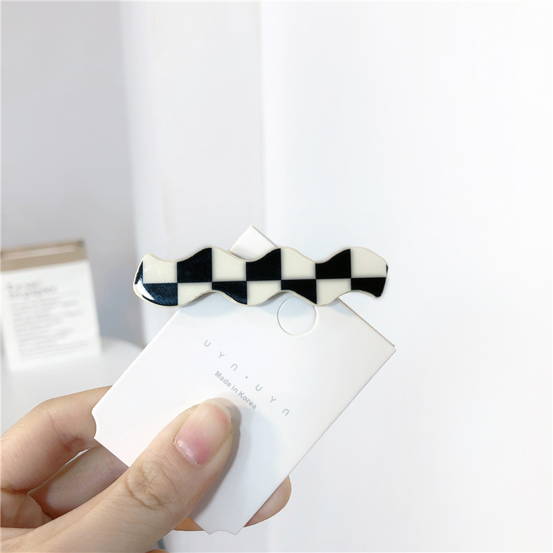 Chessboard Plaid Barrettes Side Bangs Shredded Hair Side Clip Black and White Seamless Duckbill Hairpin Temperament Hair Clip Barrettes Headdress