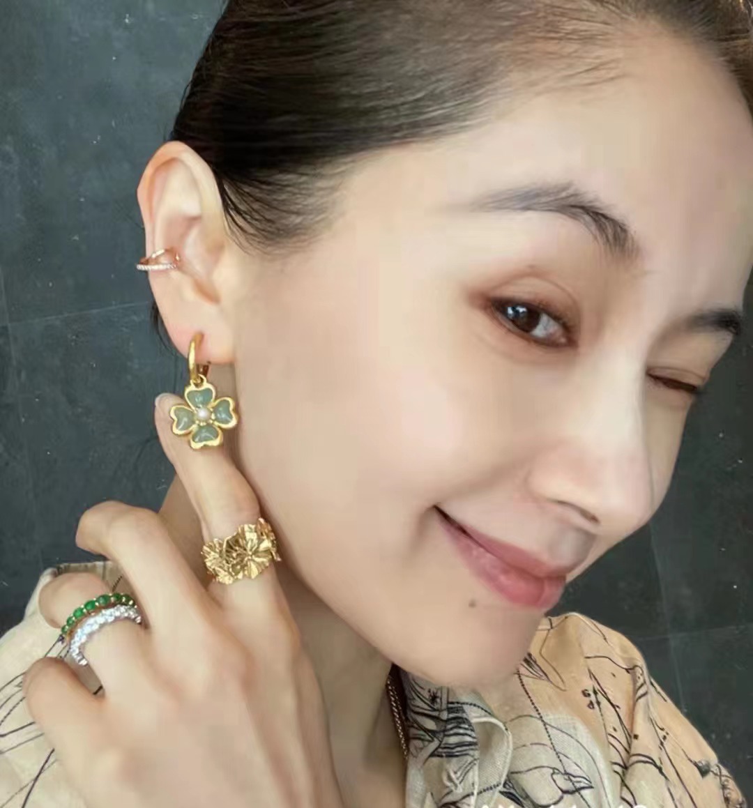 sanv王子文同款四叶草珍珠彩釉耳环女法式小众设计感优雅耳钉耳饰