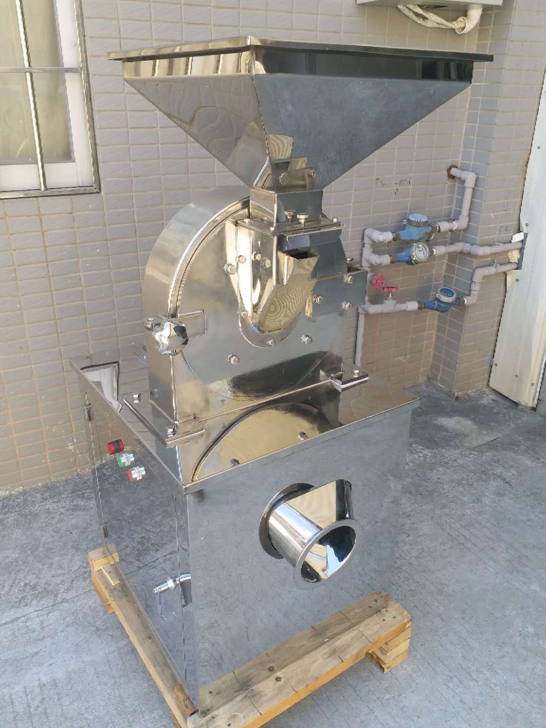 工业大型不锈钢万能粉碎机食品化工万能磨粉机贵州苗药打粉机