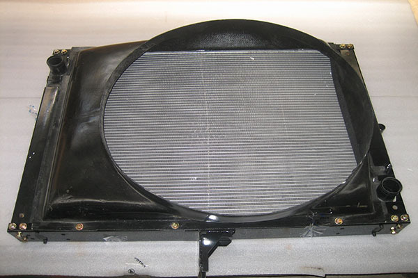 1425113101001散热器带护风罩总成福田配件欧曼戴姆勒水箱带风圈