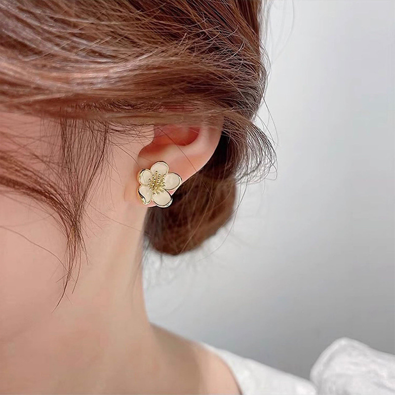 Sterling Silver Needle Asymmetric Flower Stud Earrings for Women 2023 New Trendy Earrings Niche Design Advanced Ear Rings