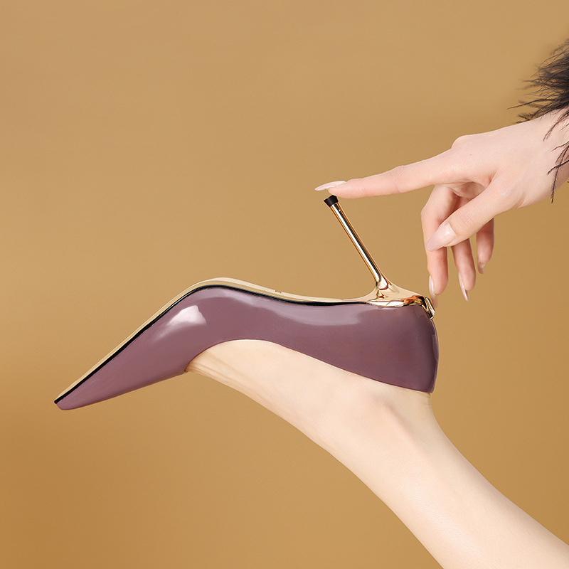 柔软漆皮高跟鞋新款尖头细跟电镀跟金属正装宴会气质白领时装单鞋