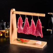 创意特色烤肉挂架网红牛肉悬空吊架商用木质五花肉金色专用餐具架
