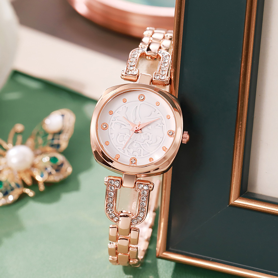 ins风格女生字母手链式配饰手表女石英手表礼物批发学生手表-阿里巴巴
