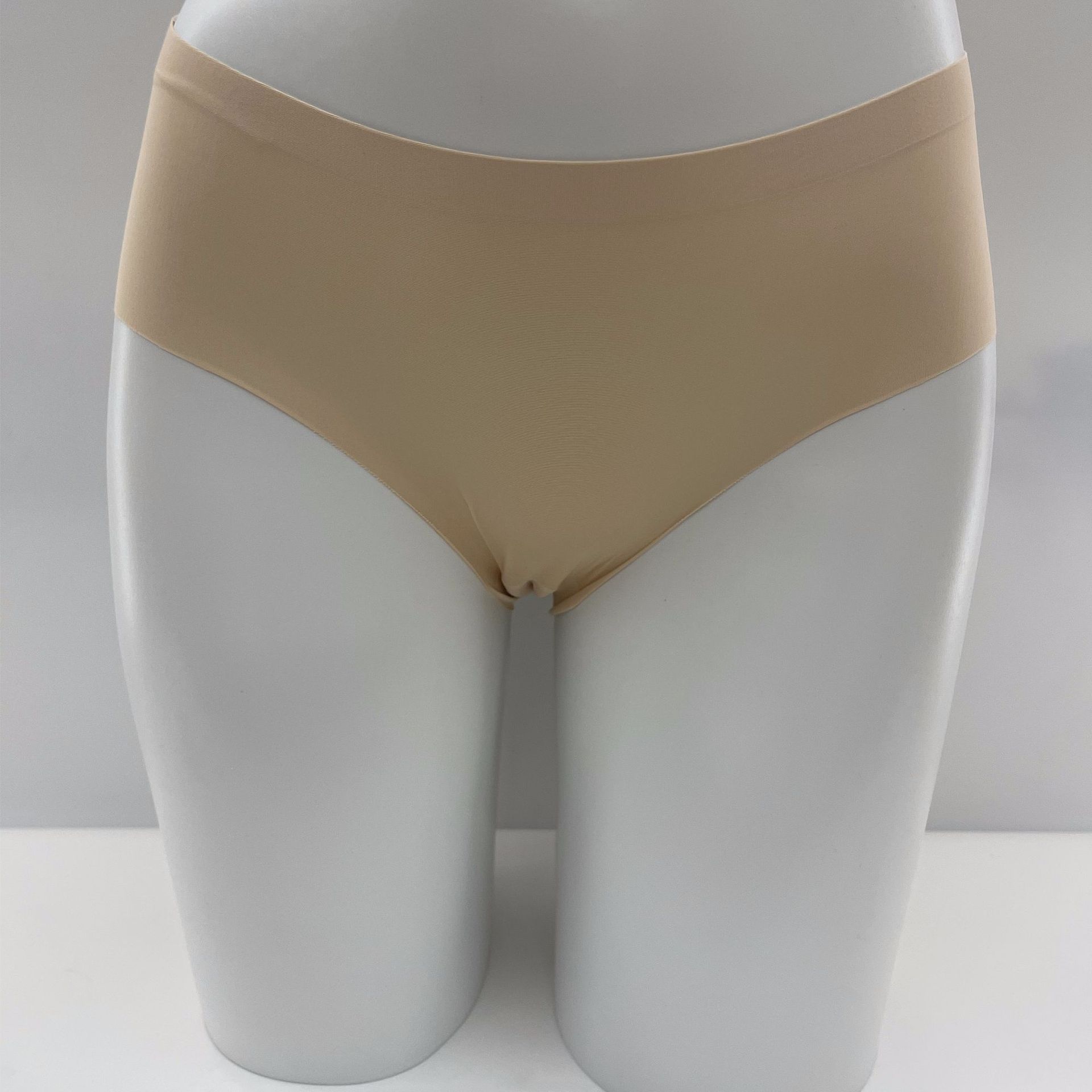 新款泰国天然乳胶内裤女士抑菌乳胶底档中腰冰丝无痕内裤女三角裤