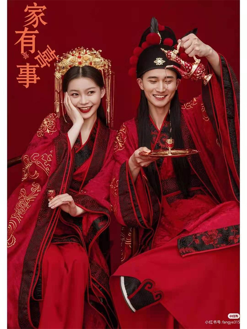 影楼情侣古装汉服拍照写真复古秀禾婚纱摄影中式婚礼国潮网红赘婿
