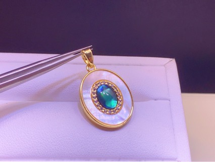 铜镀18k包金高保色鲍鱼贝白贝微镶椭圆吊坠带瓜子吊坠diy配饰