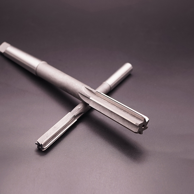 白钢铰刀锥柄机用铰刀h7h8加长刃214682530mm非标高速钢铰孔刀