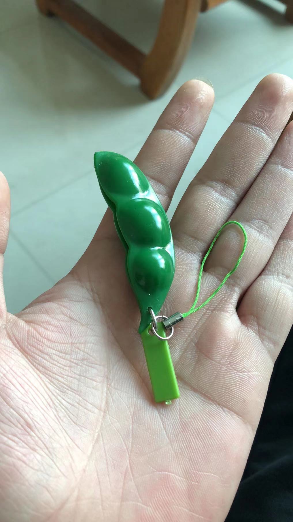 跨境挤压毛豆挤挤乐 解压发泄毛豆 创意减压豌豆荚钥匙扣玩具定制采购