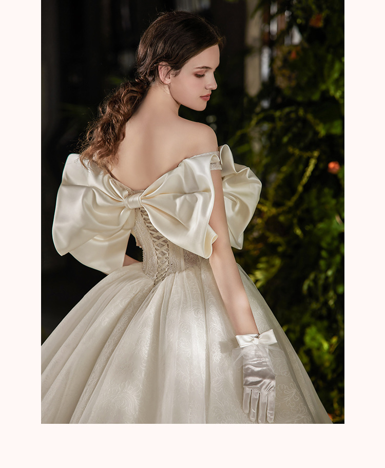 重工主婚纱2022一字肩礼服赫本宫廷风蝴蝶结拖尾结婚新娘缎面婚纱