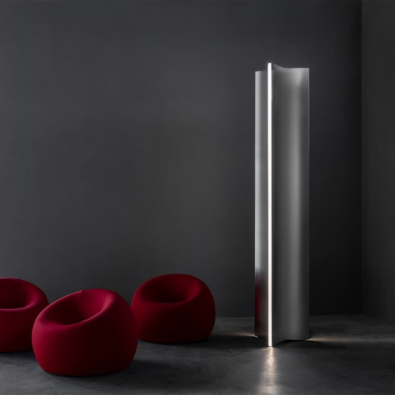 意大利stanley米兰展设计师装饰氛围客厅卧室现代极简三角落地灯