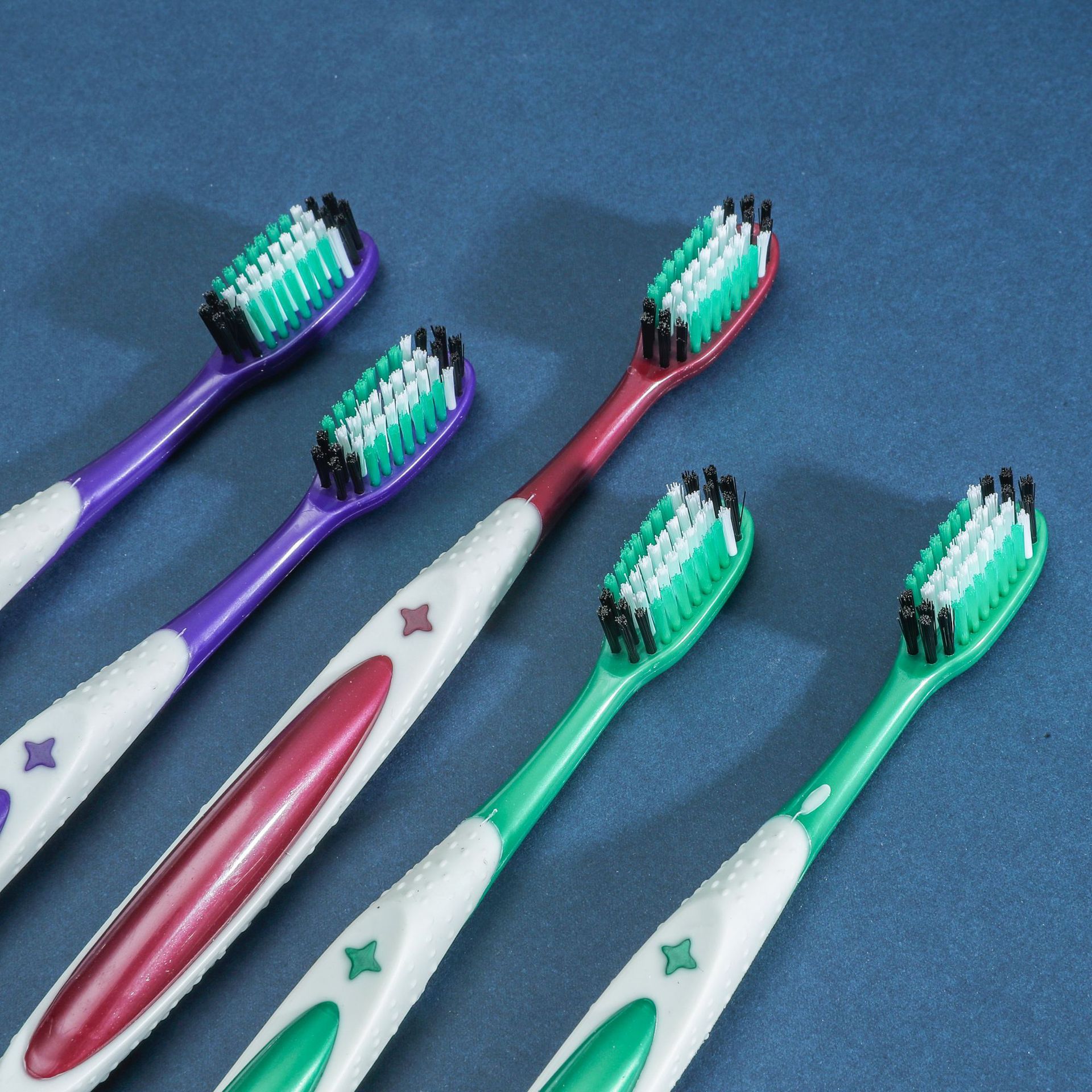 高品质三色硬毛牙刷单支装义乌小商品两元店日用品牙刷批发厂家