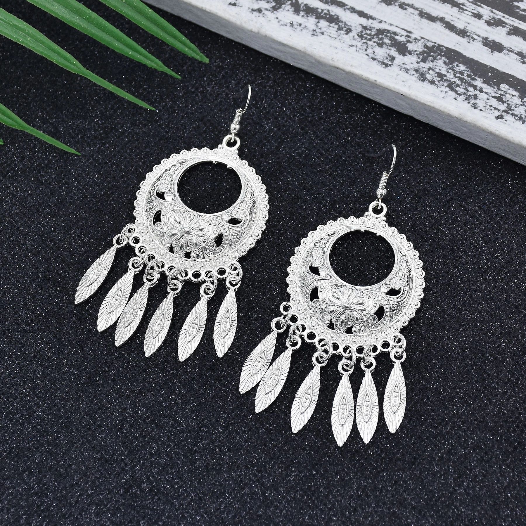 新款复古苗族中国风耳环服饰表演藏银吊坠演出大气复古风配饰批发