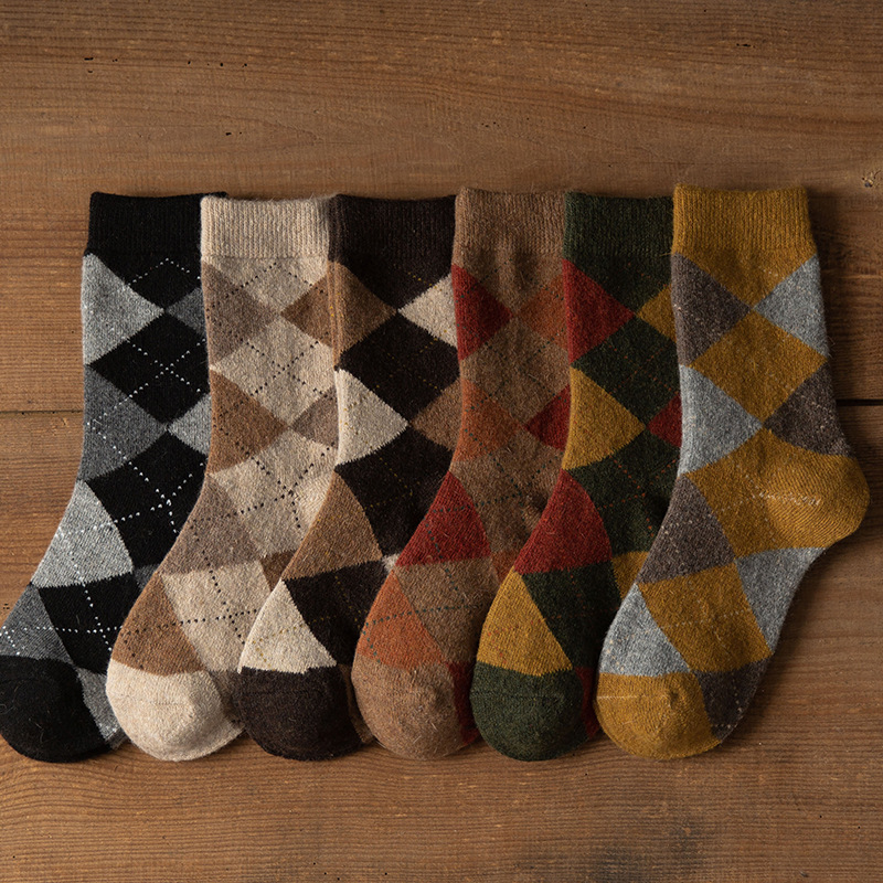 英伦菱格羊毛长袜子女秋冬ins潮加厚保暖复古韩国日系棕色中筒袜