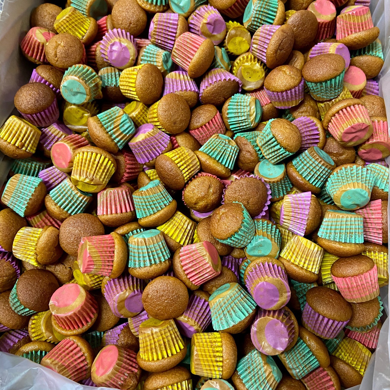 厂家彩色小蛋糕8斤散装整箱小朋友零食小吃甜点茶餐商超蛋糕房