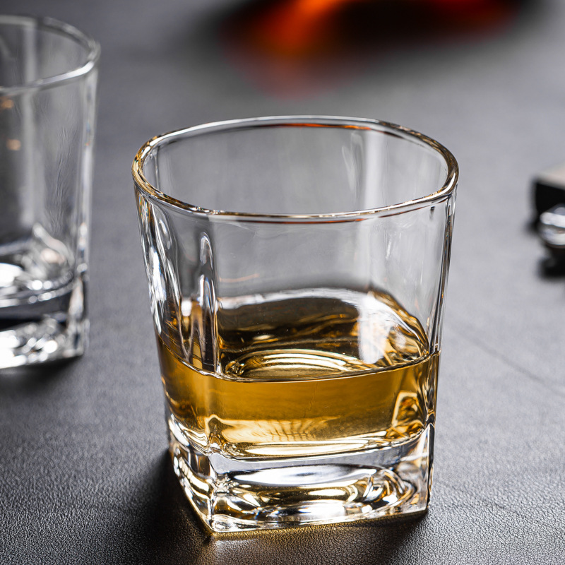 现货180毫升四方杯玻璃logo广告杯促销杯洋酒威士忌杯