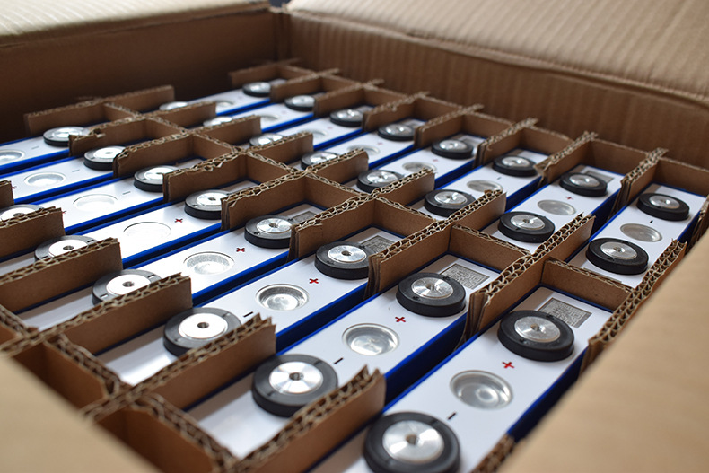 2v50ah磷酸铁锂电池电动汽车房车太阳能电瓶车90ah大单体锂电池