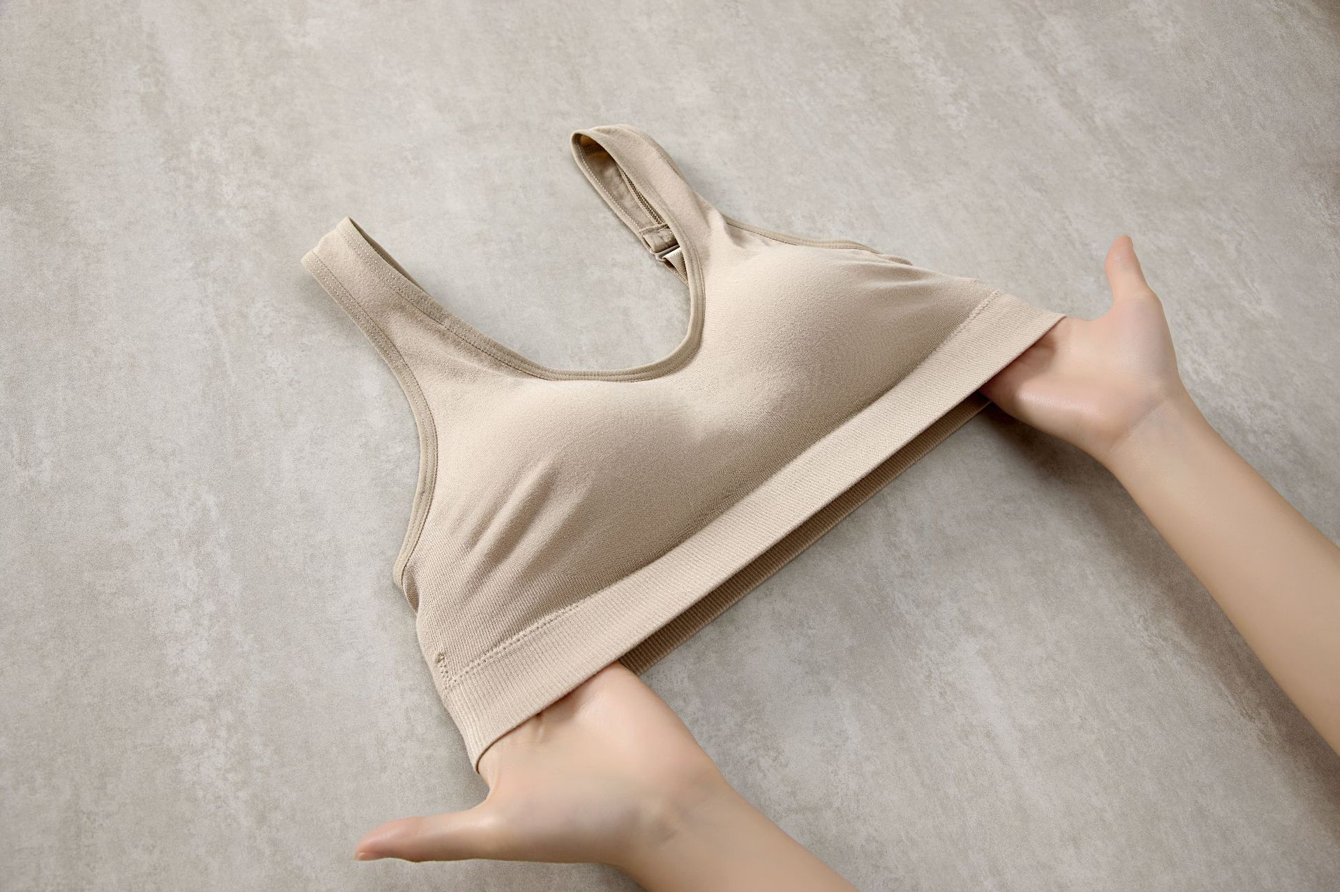 莫代尔大u美背无缝裹胸背心少女内衣一片式乳胶杯抹胸日系简约薄