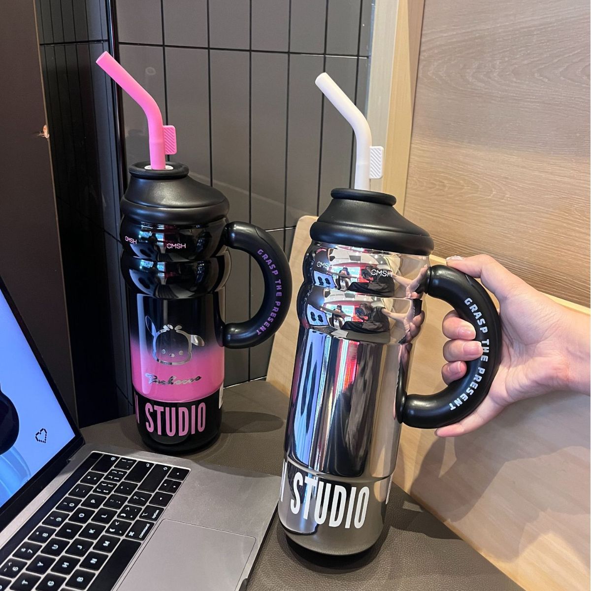 Strawberry Life Cool Kettle Extra Large Capacity Straw Thermal Insulation Cup Female Good-looking Large Ice Cup Sports Fitness Cup